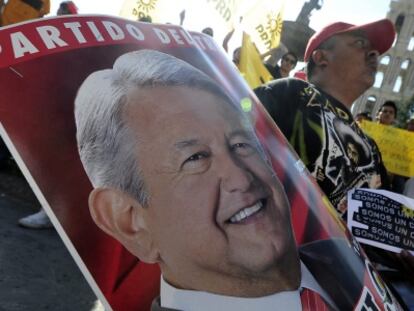 Un seguidor de L&oacute;pez Obrador, en Saltillo.