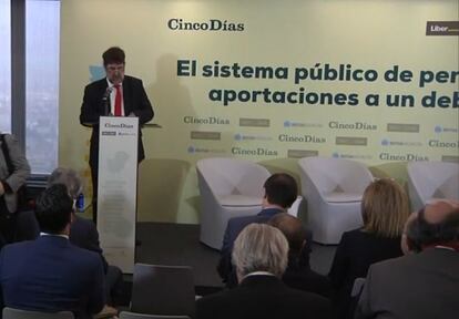 El director de Cinco Días, Ricardo de Querol, durante su intervención.