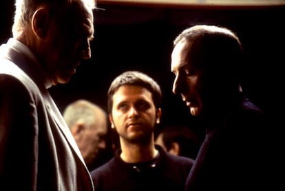 Juan Carlos Fresnadillo, entre Max von Sydow y Eusebio Poncela, en una foto cedida por el director.
