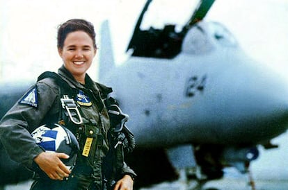 La aviadora estadounidense Kara Hultgreen.