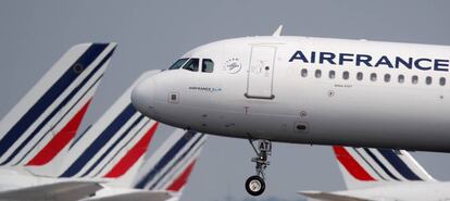 Un Airbus A321 de Air France aterriza en París. 