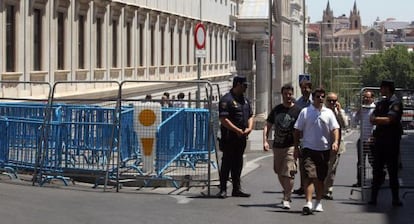 Vallas para proteger el Congreso en la Carrera de San Jer&oacute;nimo