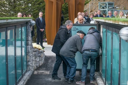 El lehendakari Urkullu preside la inauguración del Columbario de la Dignidad, en Elgoibar.