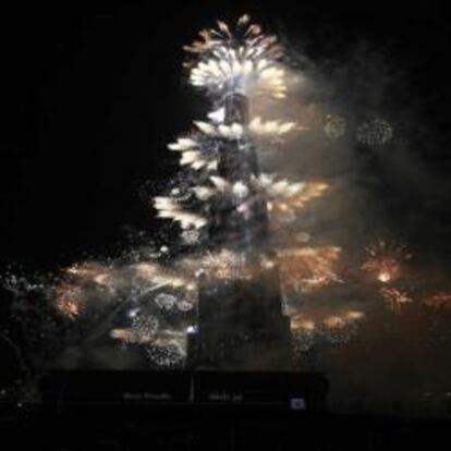 Ceremonia de inauguración de la "Burj Dubái", la torre más alta del mundo, en Dubai, (Emiratos Árabes Unidos).