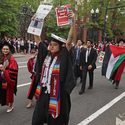 Cambridge, MA - May 23: Graduates and protestors blocked off Massachusetts Ave. in Harvard Square during a demonstration. (Photo by David L. Ryan/The Boston Globe via Getty Images)