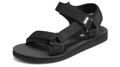 Chanclas deportivas de color negro.