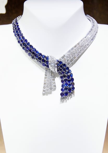 Collar de zafiros y diamantes, de Van Cleef.