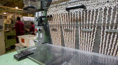 Proceso de fabricación de tabaco en la fábrica de Altadis en La Rioja.