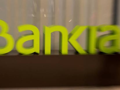 Los sindicatos de Bankia retiran la huelga tras rebajarse los despidos a 1.602