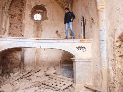 David Ortega, en la iglesia de Peñalcázar.