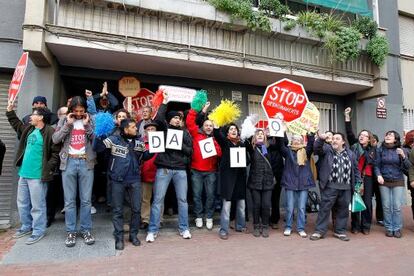 Protesta del colectivo Plataforma de Afectados Por la Hipoteca en Barcelona.