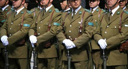 Oficiales carabineros de Chile.