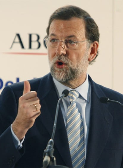 El presidente del PP, Mariano Rajoy, en la conferencia que ha pronunciado hoy en el Foro ABC, en Madrid.