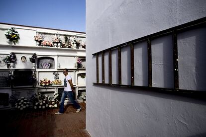 Cementerio de la localidad sevillana de Sanlúcar la Mayor.