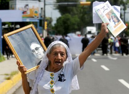 Organizaciones sociales han propuesto que el Estado pida perdón por este crimen el 24 de marzo de 2010, 30 años después del magnicidio.