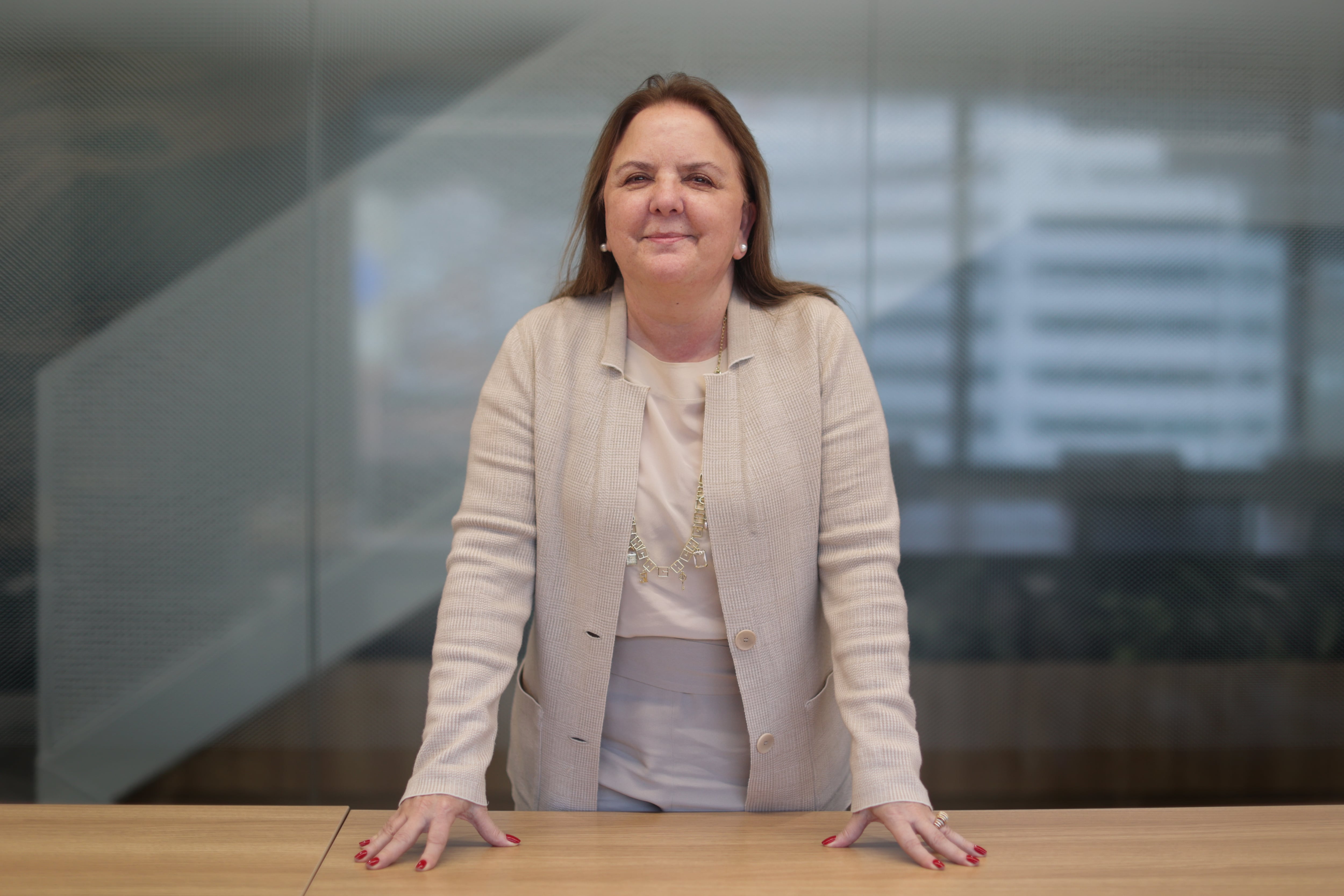 Elizabeth Martínez de Marcano en su despacho.