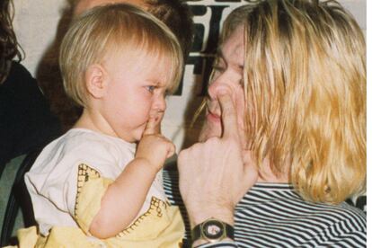 Frances Bean es al única hija de Kurt Cobain y su gran heredera junto a su madre Courtney Love. Se estima que Frances posee en la actualidad una fortuna de 170 millones de dólares.