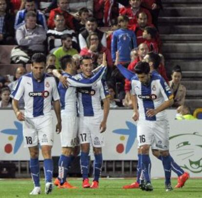 Los jugadores del Espanyol celebran un gol ante el Granada.