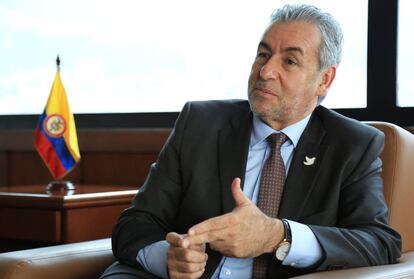 Jorge Londoño, ministro de justicia de Colombia, en su despacho en Bogotá.