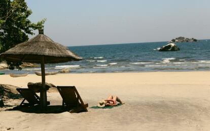 Playa de la bahía de Makuzi, al norte de Malaui. 