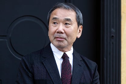 Haruki Murakami

El eterno aspirante al Nobel de Literatura, tan sempiterno que parece más lejos que nunca de ganarlo, también dejó un enunciado para la posteridad: “Cuando salgas de la tormenta, ya no serás la misma persona que había entrado en ella. En eso consiste la tormenta”.