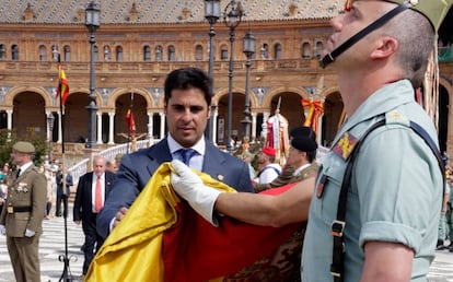 Francisco Rivera Ordóñez jurando la bandera el pasado fin de semana.