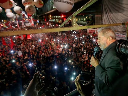Lula discursa em São Paulo.