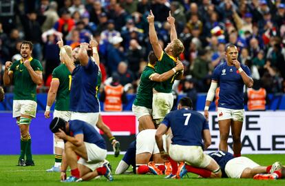 Los Springboks celebran su victoria ante Francia en el Mundial.