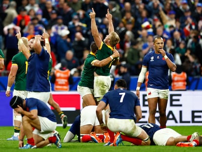 Los Springboks celebran su victoria ante Francia en el Mundial.