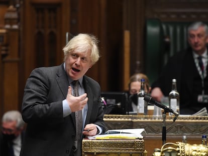 El primer ministro del Reino Unido, Boris Johnson, en la Cámara de los Comunes, en Londres.