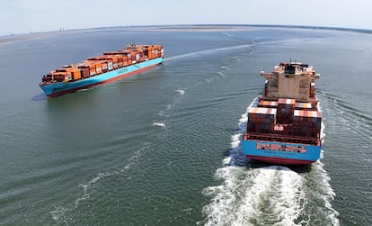 Dos cargueros cerca del puerto de Amberes, en Bélgica. 