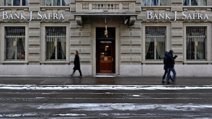 Fachada de uma unidade do banco Safra em Zurique, na Suíça, em 2012.