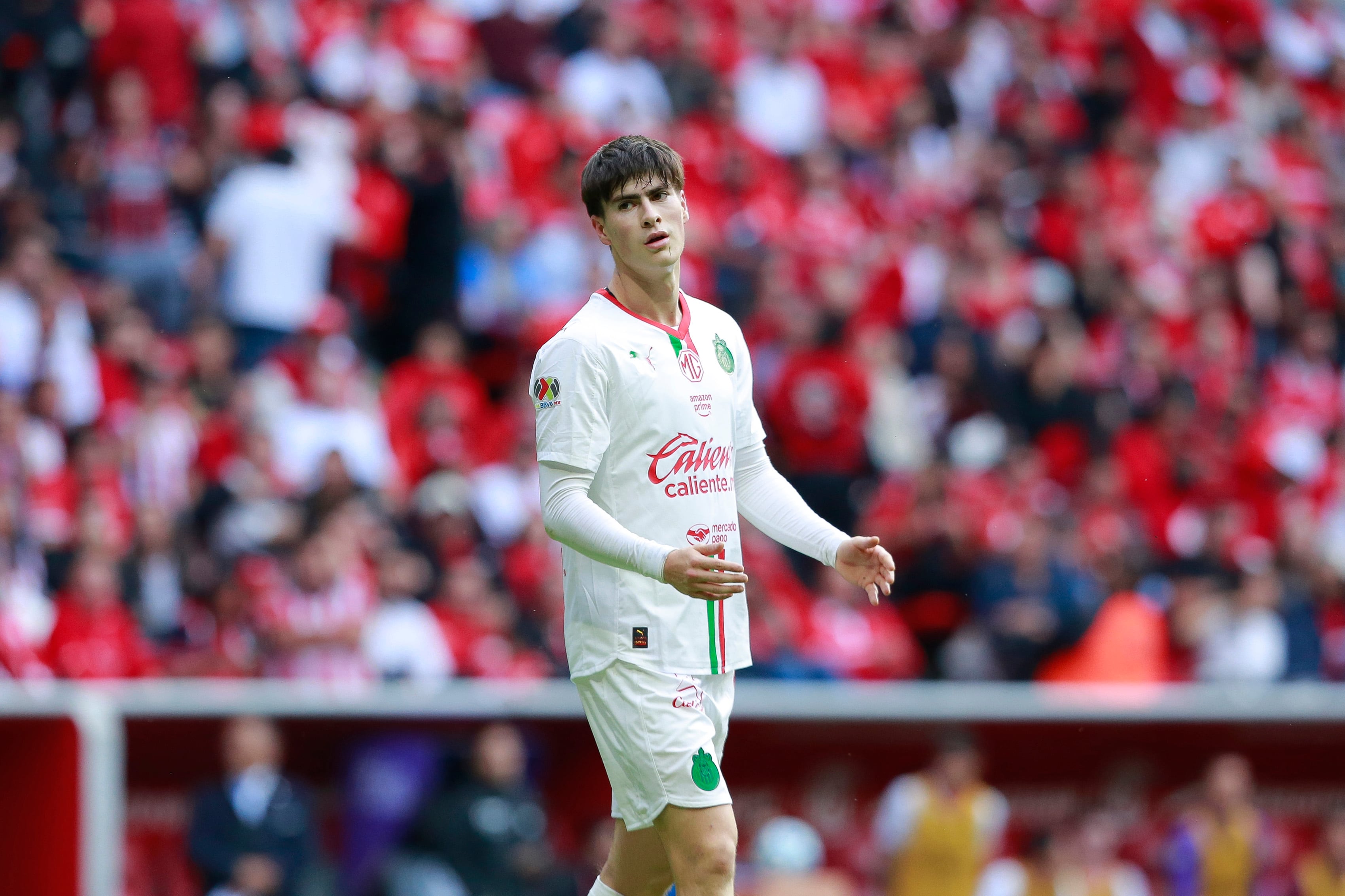 Armando 'Hormiga' González durante un partido con las Chivas del Guadalajara.