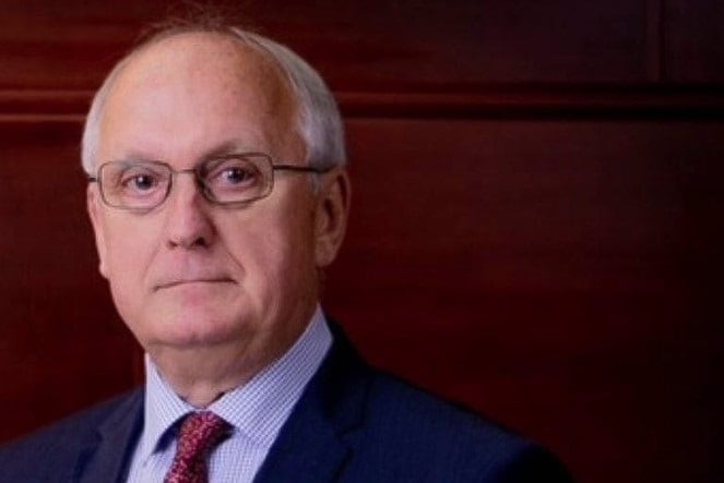 El partido gobernante de Hungría propone al jurista András Baka como nuevo presidente