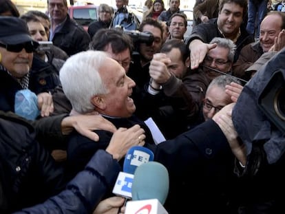 Jos&eacute; Luis Baltar llegando al juzgado 