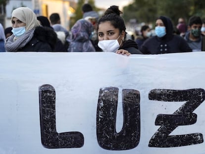 Protesta de vecinos de la Cañada Real para que se restablezca el suministro eléctrico.