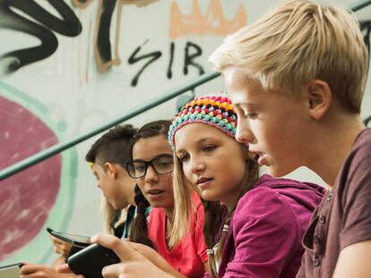 ¿A qué edad debo comprarle un móvil a mi hijo?