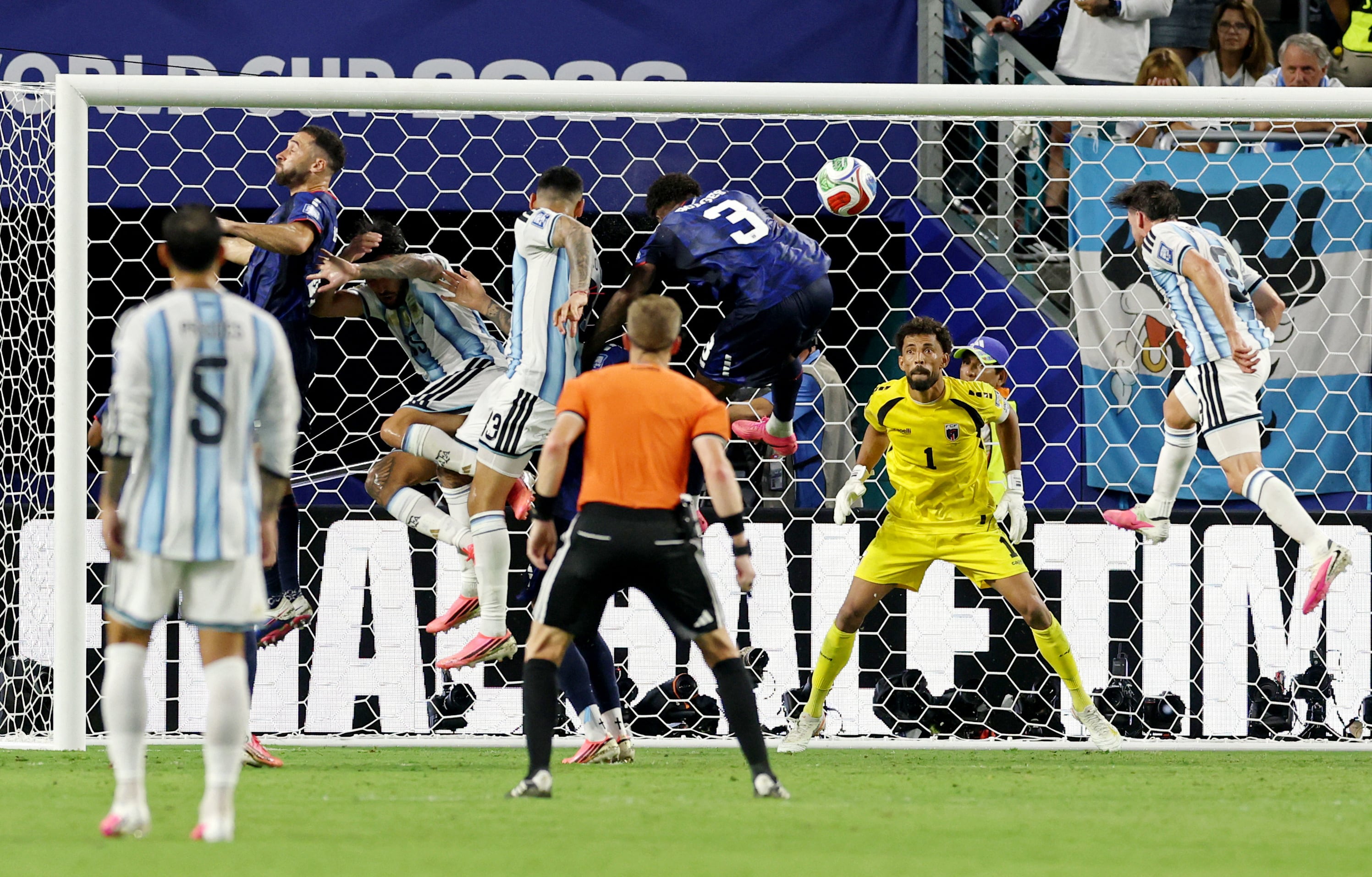 Un partido para la historia de los Mundiales: Argentina solo puede con la increíble Cabo Verde en la prórroga