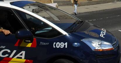 Un coche de la policía.