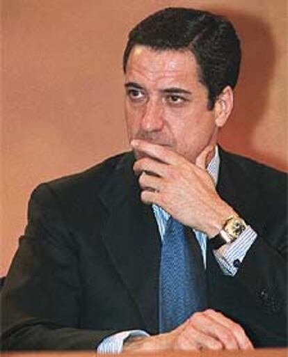 Eduardo Zaplana, ayer, tras el Consejo de Ministros.