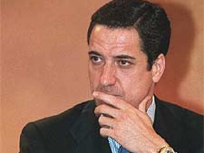 Eduardo Zaplana, ayer, tras el Consejo de Ministros.