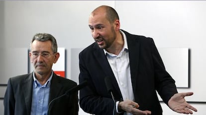 Antonio Torres y Josep Moreno, en la sede del PSPV-PSOE. 