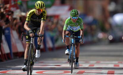 Nairo Quintana llega a la meta de Guadalajara,