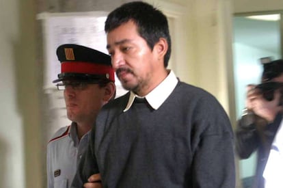 Gilberto Antonio Chamba, presunto asesino de la universitaria de Lleida Maria Isabel Bascuñana, llevado a declarar ante el juez por los Mossos d'Esquadra. 