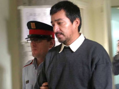 Gilberto Antonio Chamba, presunto asesino de la universitaria de Lleida Maria Isabel Bascuñana, llevado a declarar ante el juez por los Mossos d'Esquadra.
