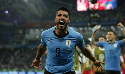 Luis Suárez celebra la victoria de Uruguay contra Portugal.