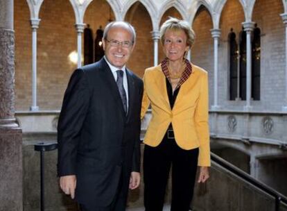 Entrevista entre el presidente de la Generalitat, José Montilla, y la vicepresidenta primera del Gobierno, María Teresa de la Vega.