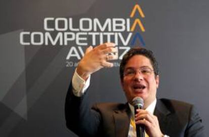 Fotografía tomada el pasado 29 de octubre en la que se registró al ministro de Comercio, Industria y Turismo de Colombia, Santiago Rojas, quien reconoció que la caficultura pasa por una época difícil por muchos factores, entre ellos los bajos precios internacionales y la revaluación del peso colombiano. EFE/Archivo