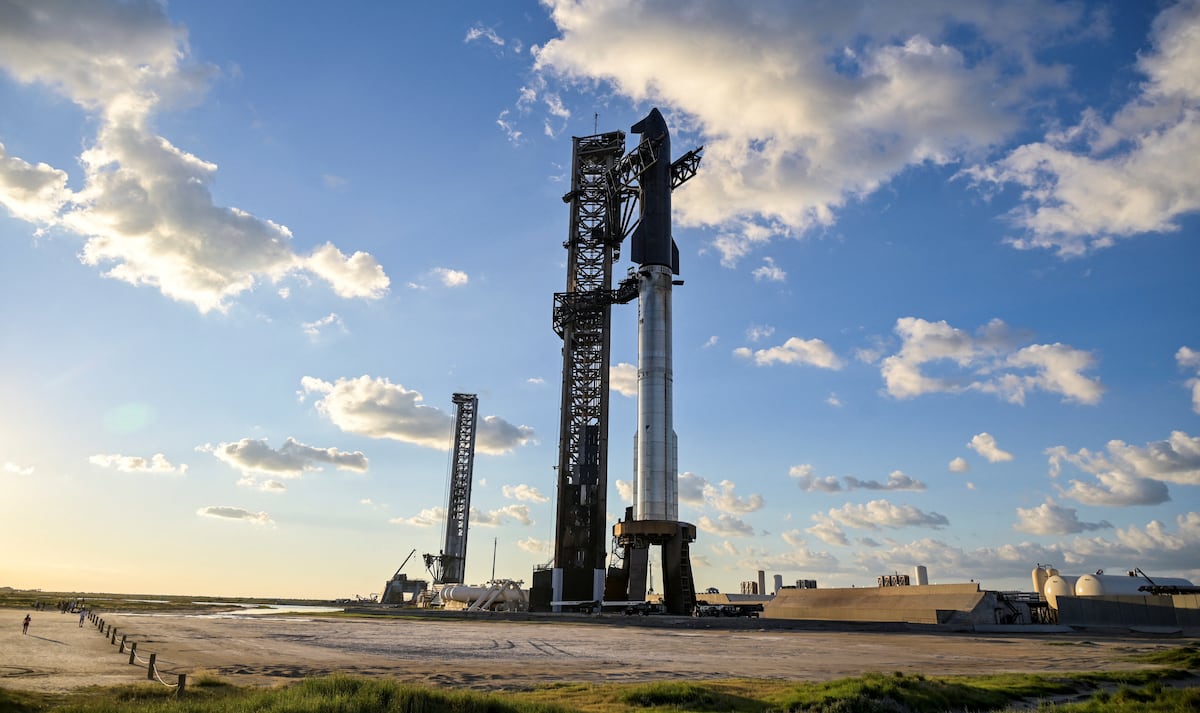 El megacohete Starship de Elon Musk completa un nuevo vuelo para probar el envío masivo de satélites al espacio