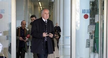 El exconsejero y exportavoz del PP en las Cortes Valencianas Rafael Blasco a la salida del juzgado.